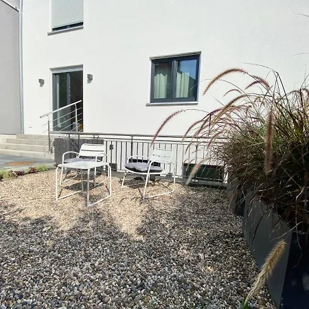 Modernes Apartment, Terrasse Und Garten Am Lilienthalpark Im Suedwesten Berlins Berlin