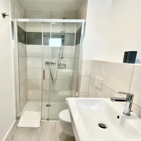 Modernes Apartment, Terrasse Und Garten Am Lilienthalpark Im Suedwesten Berlins Apartment *