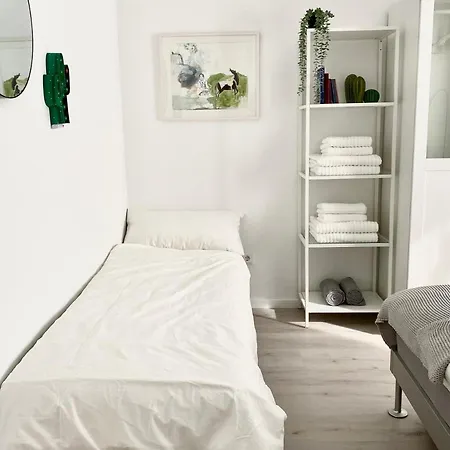 Apartment Modernes Apartment, Terrasse Und Garten Am Lilienthalpark Im Suedwesten Berlins *