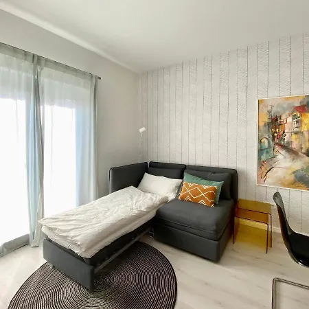Modernes Apartment, Terrasse Und Garten Am Lilienthalpark Im Suedwesten Berlins Berlin