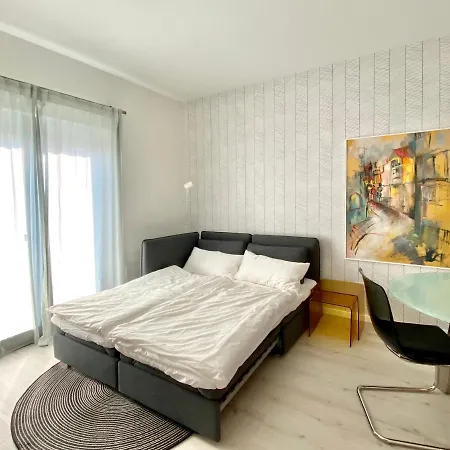 Apartment Modernes Apartment, Terrasse Und Garten Am Lilienthalpark Im Suedwesten Berlins Berlin