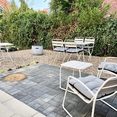 Modernes Apartment, Terrasse Und Garten Am Lilienthalpark Im Suedwesten Berlins Apartment *
