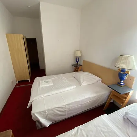 Maerkischer Hof 3*