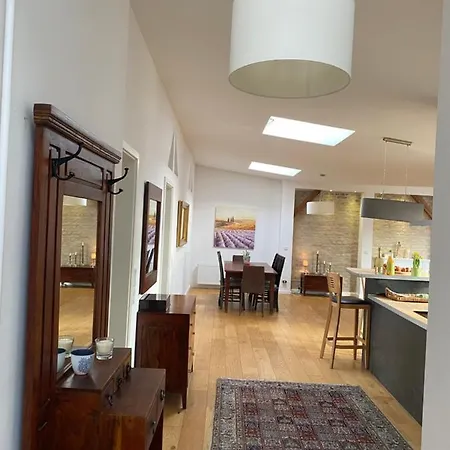 Feel At Apartment