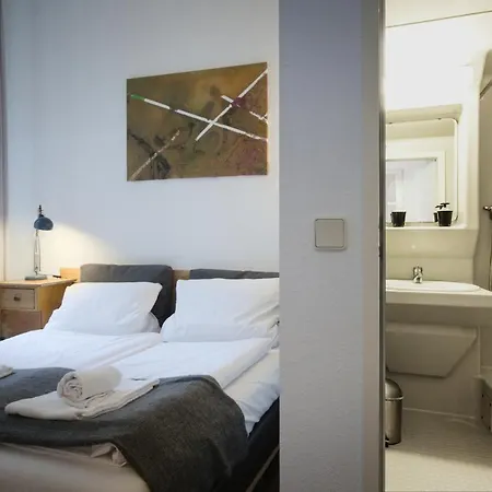 Apartament Altbauwohnung Mit 3 Baedern