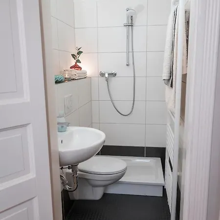 90qm Zentrum Nähe Prenzlauer Berg, 2 Bäder Apartment Berlin