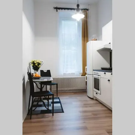 Family For 6 Guests, Mitte Moabit Apartment Berlin