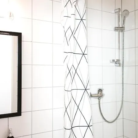 Family For 6 Guests, Mitte Moabit Apartment *