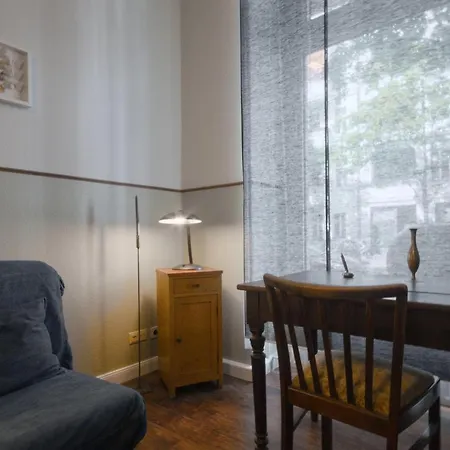 Apartament Altbauwohnung Mit 3 Baedern
