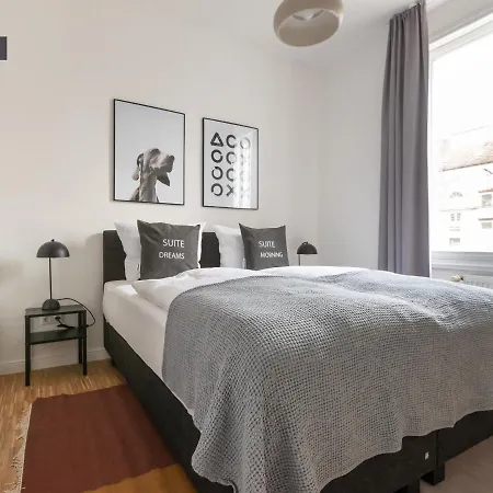Aroser Allee Apartment Berlin