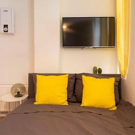 Apartment J.hl Ku'damm Style +a/c +rain-shower+u-station Berlin