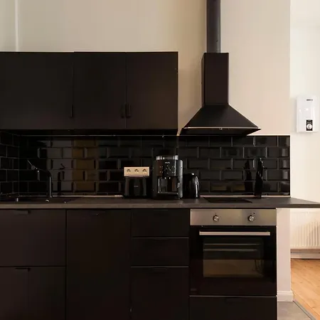 Apartment J.hl Ku'damm Style +a/c +rain-shower+u-station Berlin