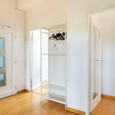Central +3br +big Living Next To U-station Apartment *