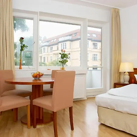 Rs Am Kurfurstendamm * Berlin