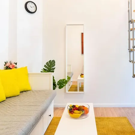 Spacious Loft Style In Willmersdorf Apartment