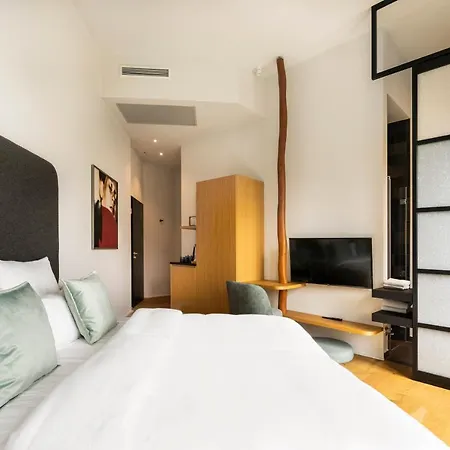 Numa Drift Aparthotel 4*