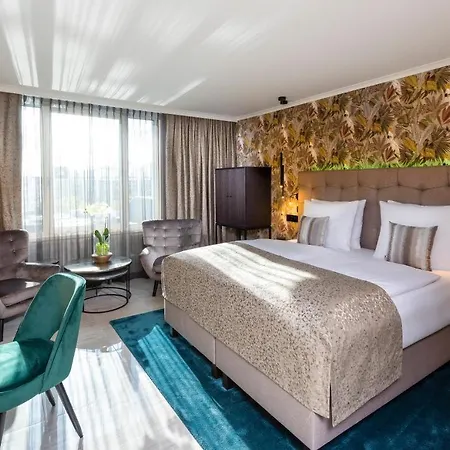 Palace Hotel 5*