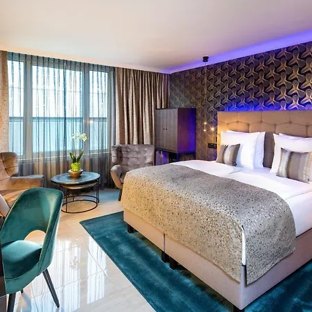 Palace Hotel 5*