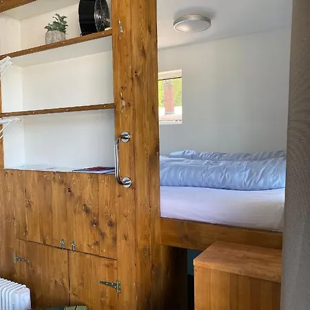 Tiny House Oder Auf Der Sunset Marina Lodge Berlin