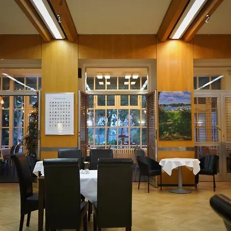 Waldhotel Am See Berlin-Schmoeckwitz
