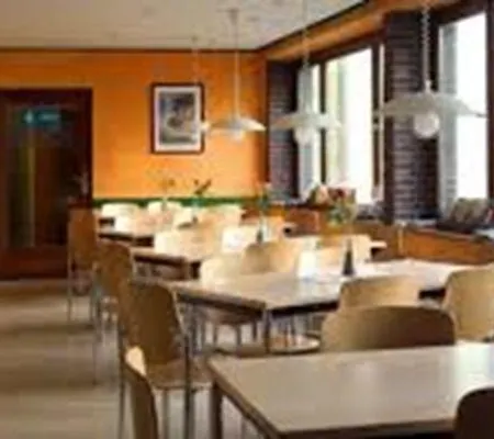 Ernst Reuter Hotel *