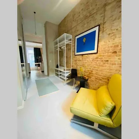 Wunderschoene Ladenwohnung In Kreuzberg Apartment