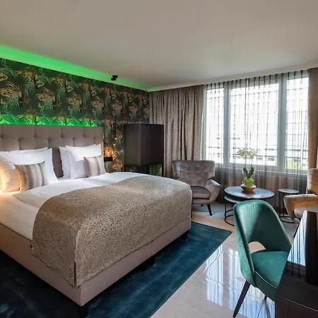 Palace Hotel