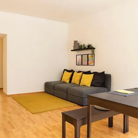 Cosy 2 Bedroom For 8 In Neukolln Berlin