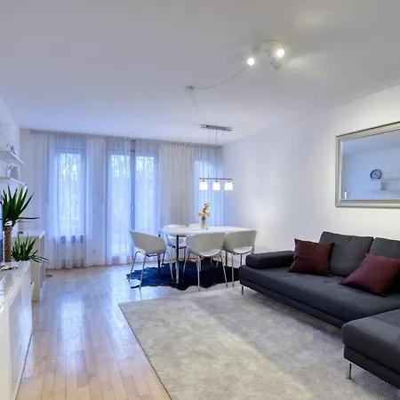 Fasanenstrasse Stylish Apartment Berlin