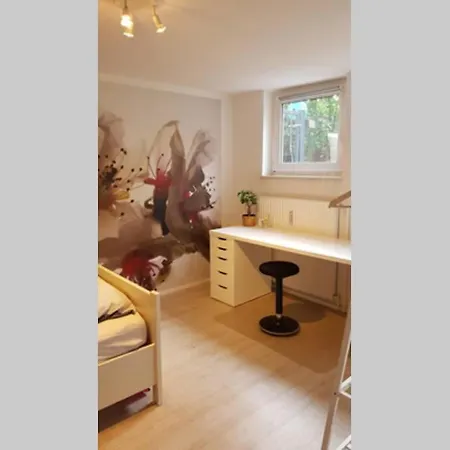 Appartement 2 Zimmer-einliegerwohnung Am Flughafen Schoenefeld *