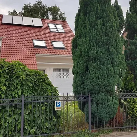 Apartment 2 Zimmer-einliegerwohnung Am Flughafen Schoenefeld *
