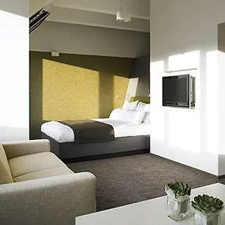 Отель Aspria Ku'damm Sport & 4*