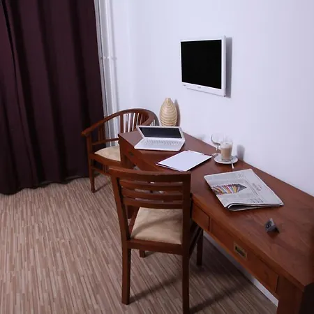 Aparthotel Main Station Hotel & Hostel 3*