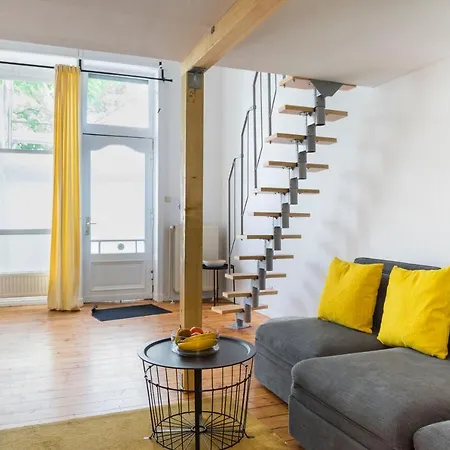 Lr Renovated +ac+rain Shower+wooden Floorboards Apartment Berlin