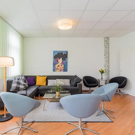 Spacious And Modern Furnished For 10 Guests * Berlin