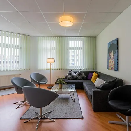 Spacious And Modern Furnished For 10 Guests Berlin