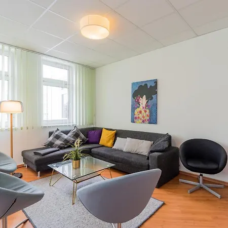 Spacious And Modern Furnished For 10 Guests Berlin