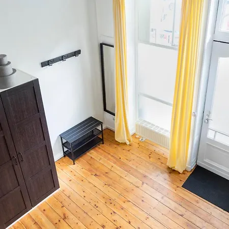 Apartment Lr Renovated +ac+rain Shower+wooden Floorboards Berlin