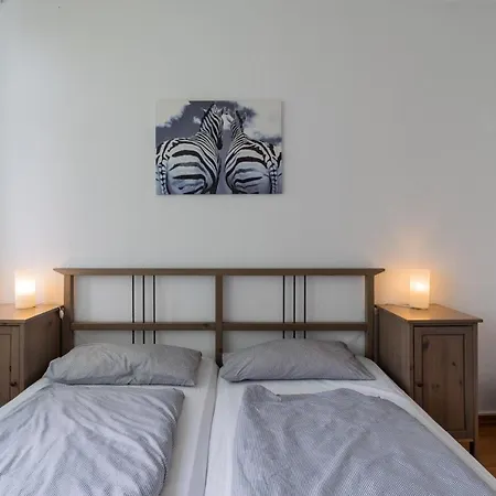 Spacious And Modern Furnished For 10 Guests Apartment *