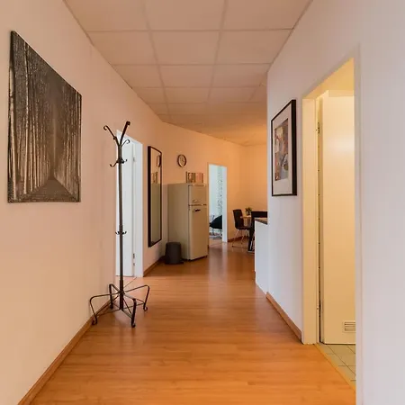 Spacious And Modern Furnished For 10 Guests Apartment *