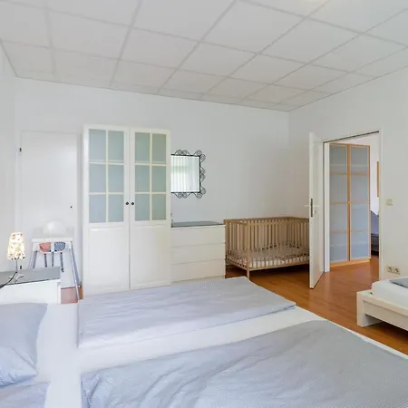 Spacious And Modern Furnished For 10 Guests