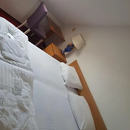 Maerkischer Hof 3*