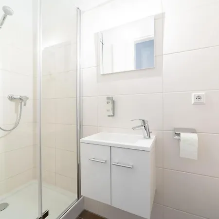 Monteurzimmer Pankow Mit Dachterrasse - Nur 10 Min. Von Der A10 - 3 Zimmer/ 7 Betten Penzion Berlín
