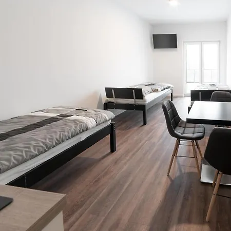 Monteurzimmer Pankow Mit Dachterrasse - Nur 10 Min. Von Der A10 - 3 Zimmer/ 7 Betten * Berlin