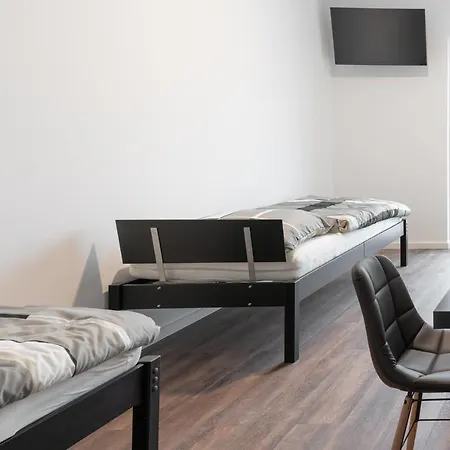Monteurzimmer Pankow Mit Dachterrasse - Nur 10 Min. Von Der A10 - 3 Zimmer/ 7 Betten Gæstehus *