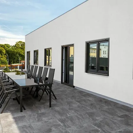 Monteurzimmer Pankow Mit Dachterrasse - Nur 10 Min. Von Der A10 - 3 Zimmer/ 7 Betten Gæstehus