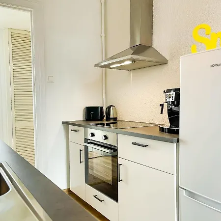 Bright 2 Bedroom In Convinient Location Apartament