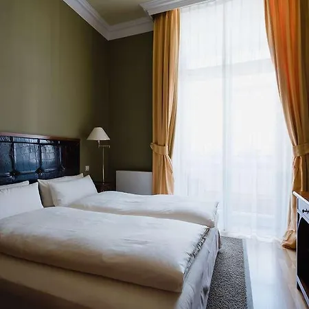 Louisa's Place Hotel