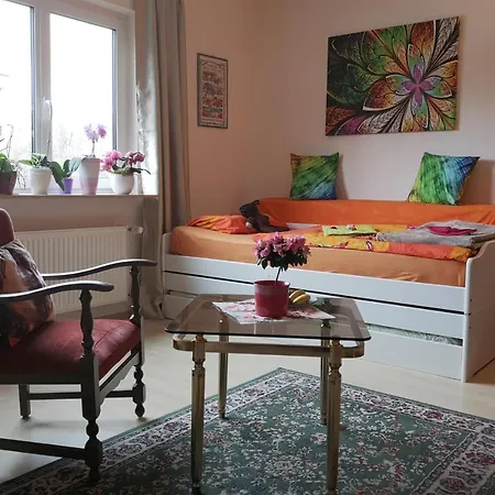 Weltoffenes Privates Gaestezimmer Bei Lgbtq Freundlichen Gastgeber Der Mit In Der Lebt * Berlin