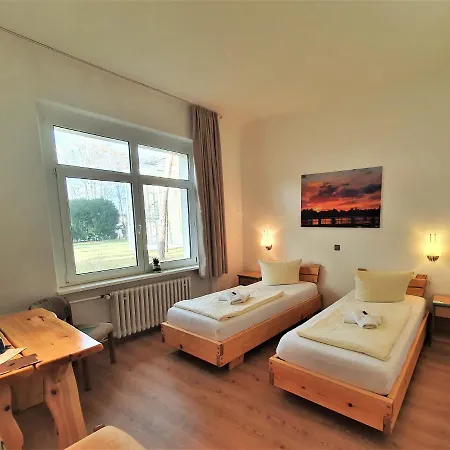 Waldhotel Am See Berlin-Schmoeckwitz 3*